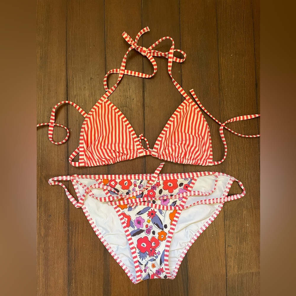 LIKE NEW ! TOP ONLY. reversible my x n match string bikini TOP.